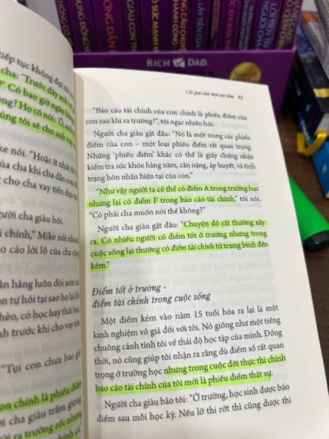 Sách hay, kiến thức bổ ích cho những ai cần tìm hiểu về quản lý tài chính cá nhân. Nó ko đơn giản chỉ cung cấp kiến thức mà còn nói về tâm lý, mindset để tối ưu hoá cách quản lý tiền và trở thành triệu phú. 
Trong tất cả những điều cần học, mình vẫn luôn khuyến khích ưu tiên cải thiện và học tài chính cá nhân trước. Sau đó mọi thứ sẽ có đường lối rõ ràng hơn. Cái gì cũng cần thời gian kiên nhẫn, nếu chỉ mong đợi đọc xong 13 cuốn này mà ko thực hành, thì bạn sẽ thất vọng nếu như muốn giàu “ngay lập tức”.