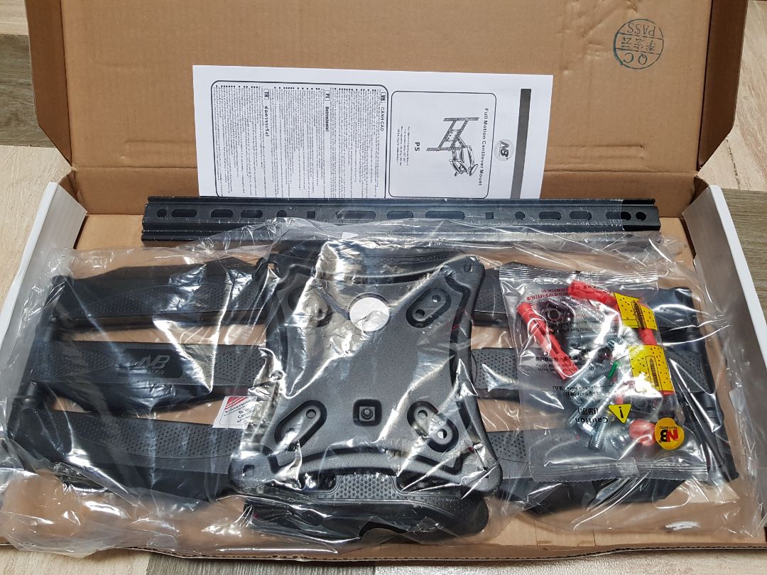 Sản phẩm đầy đủ phụ kiện và đẹp như mô tả. Tiki giao hàng rất nhanh, sớm hơn dự kiến 3 ngày. Khung treo đẹp, chắc chắn, chất lượng xuất sắc và rất dễ lắp đặt. Rất đáng đồng tiền ! Cảm ơn Tiki !