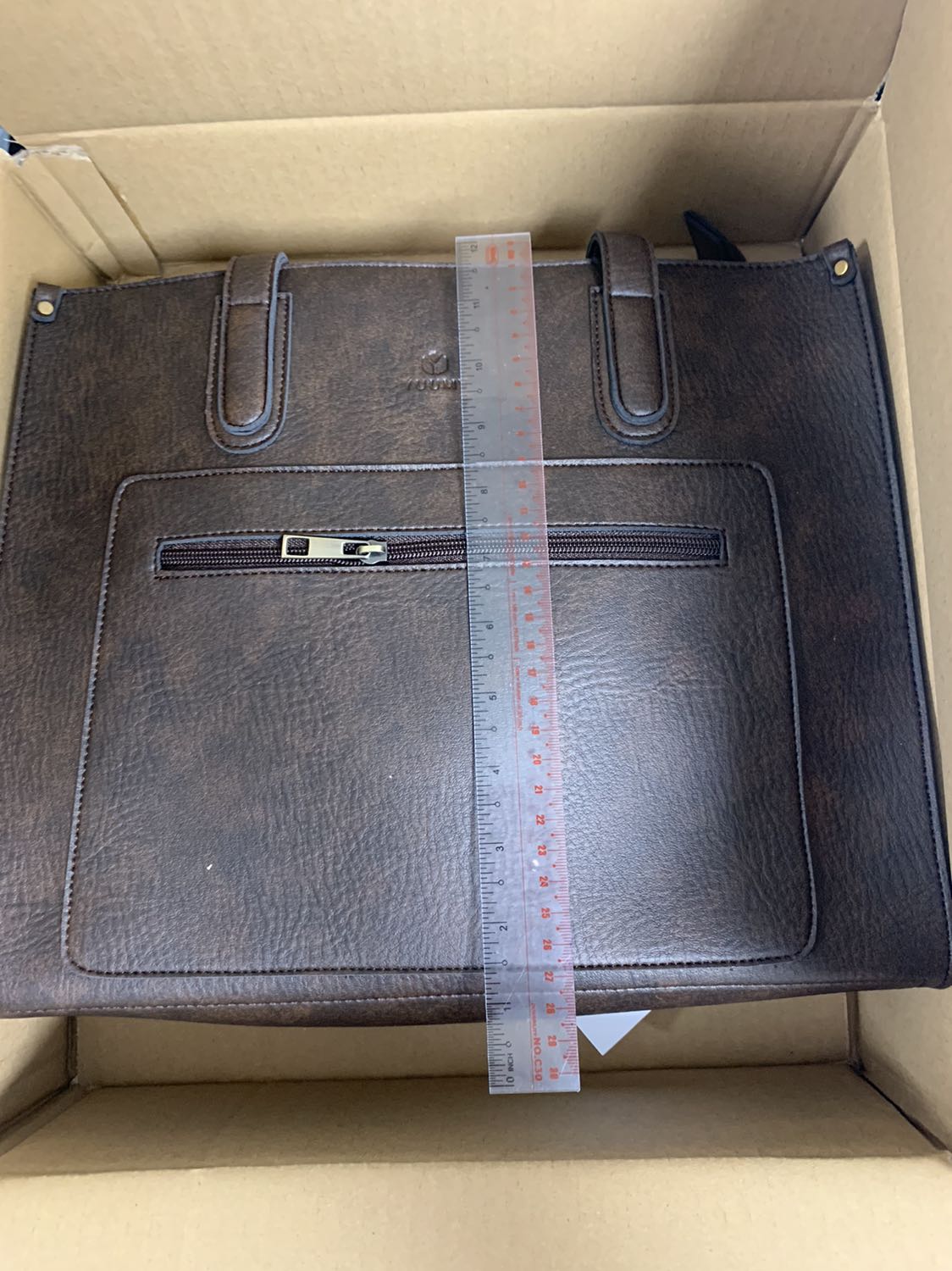 Đóng gói cẩn thận, giao hàng nhanh nhưng mua loại này giao loại khác, hơi thất vọng, shop cần chủ động huỷ đơn hàng nếu không còn hàng, không nên giao sản phẩm khác