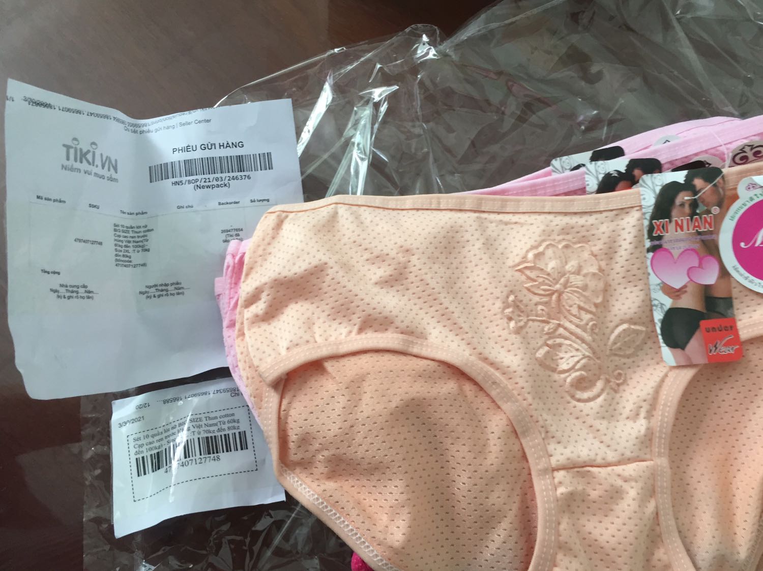 Đặt hàng size 2xl (từ 70-80kg) mà giao quần bé tí chỉ người 45kg mặc mới vừa. Lợi dụng tâm lý khách hàng mua quần lót thì ngại kiểm tra trước mặt shipper (nam) nên shop giao hàng đểu. Buôn bán thiếu lương tâm quá