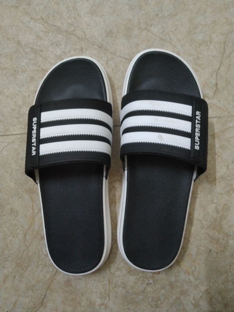 Trước khi mua khá phân vân sợ dép không như hình, sợ size ko đúng mất công đổi trả. nhưng mua rồi về đi đúng là tốt so với giá thành. Dép đi siêu êm, độ bền thì chưa rõ. Mua 2 đôi của shop. Không biết đi một thời gian độ bám thế nào, chỉ sợ trượt vì bây giờ đa số các gia đình lát gạch hoa.