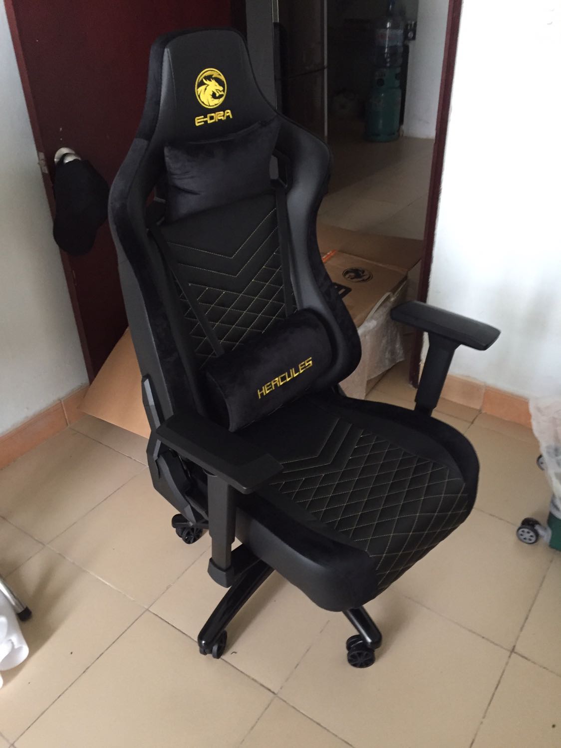 Nhìn chung sản phẩm khá là tốt. Hoang thiện đẹp, nh Nhìn chung sản phẩm khá là tốt. Hoang thiện đẹp, nh