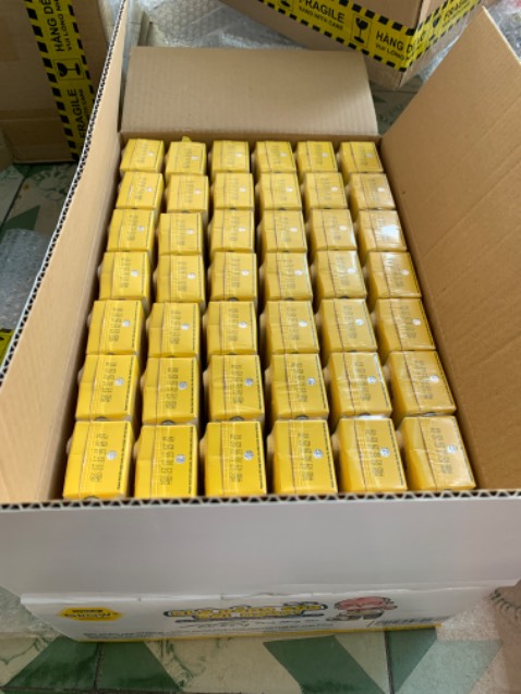 Sữa ngon vị trái dâu và chuối bằng trái cây tươi bé rất thích. Shop đóng gói cẩn thận, date tháng 6