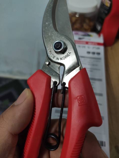 Rất đáng mua nhé mọi người, màu thì như mình chụp màu chuẩn 95% , độ hoàn thiện chi tiết khá tốt , độ bền thì cần sử dụng 1 thời gian mới đánh giá được, mình nghĩ nó khá ok. Giao hàng nhanh khủng khiếp chưa tới 2h đã nhận được hàng. 5 sao cho sản phẩm tốt chất lượng