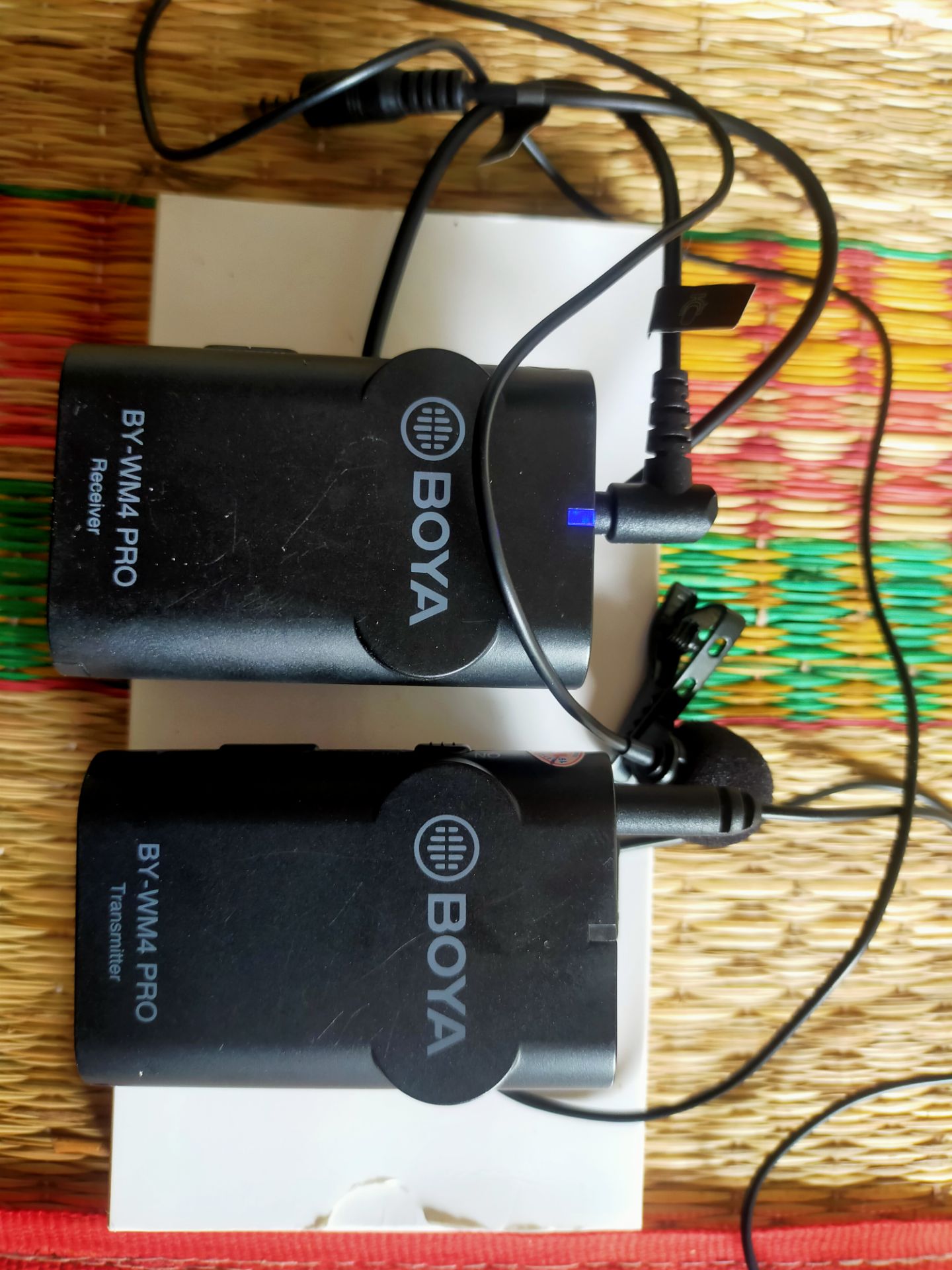 Sản phẩm rất là tốt luôn. Phụ kiện kèm theo đầy đủ, mình đang sử dụng và rất hài lòng.