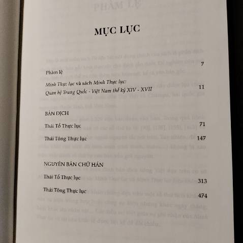 Bản in chỉnh chu, rất đẹp. Sách có giá trị tham khảo và sưu tầm.