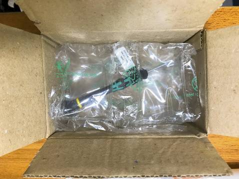 Sau lần trước shop gói cây thước kẹp hơi vội vã, lần này hàng được chèn chống sốc kỹ và có hộp riêng của shop rất cẩn thận như truyền thống của shop. Mình rất thích điều này. Hàng rất chất lượng.