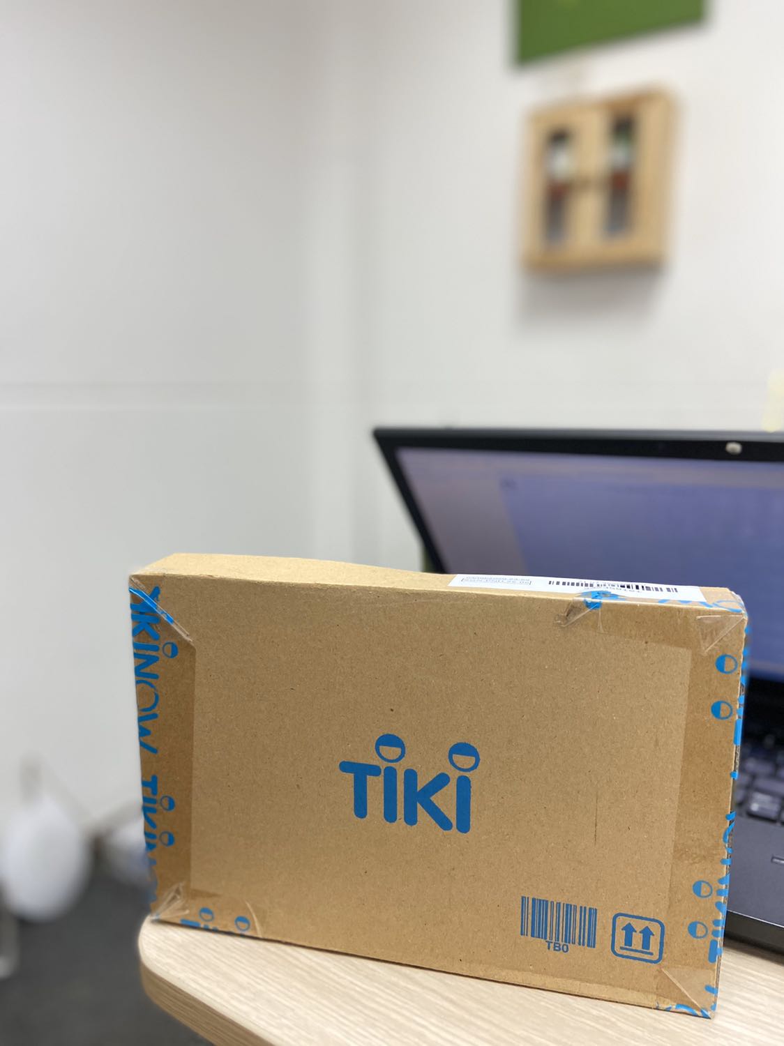 Mình xài gần 1 tuần thấy ổn, âm thanh tốt, pin lâu, *** khoảng cách đc 15m ko chướng ngại vật, chưa thử khoảng cách xa hơn nên chưa bít có đc ko. Có điều tem bị khui sẵn :(