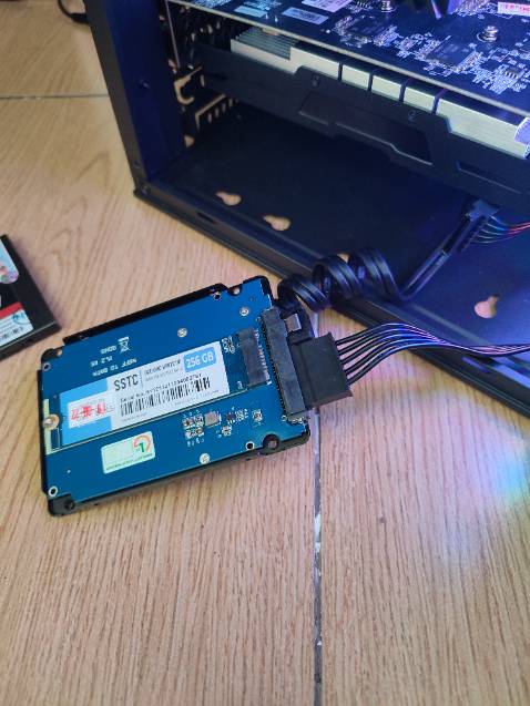 Lắp vào nhưng ko nhận ổ cứng