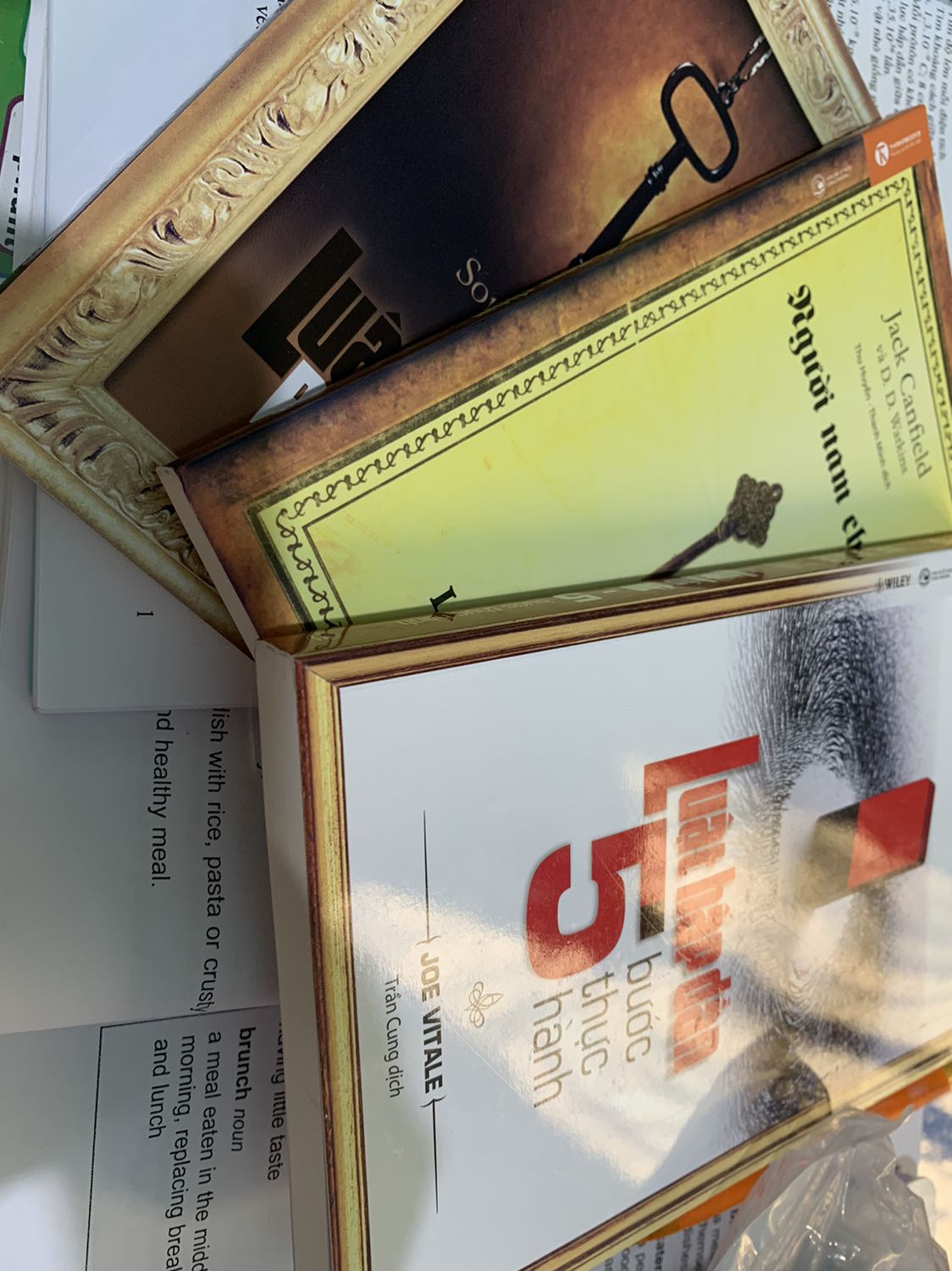 Sản phẩm thật sự rất ok luôn
Còn tặng kèm một cái bookmark
Trông xịn lắm
Đóng gói chắc chắn