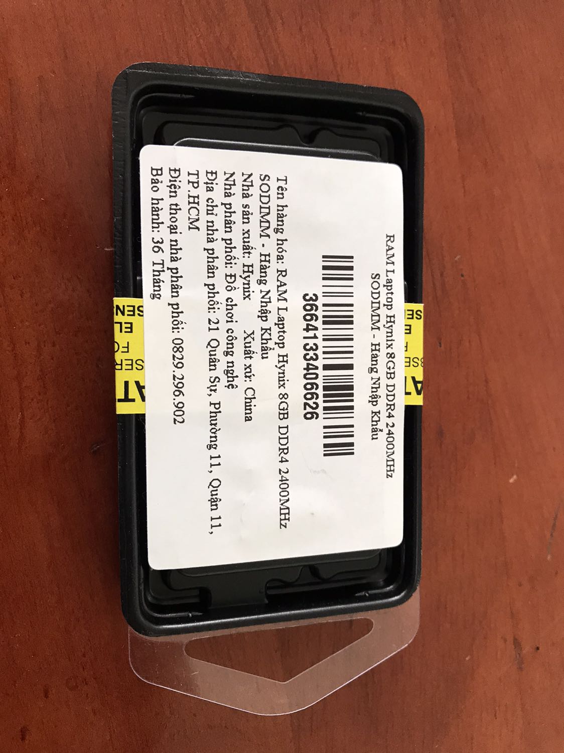 - Kiểm tra CPUZ thì RAM từ năm 2017. 
- Thanh RAM cũng không ghi rõ là bảo hành từ lúc nào, tem dán ghi là bảo hành 36 tháng.
- So sánh RAM mới lắp (bên trái) và Ram cũ (bên phải) để biết thêm chi tiết.