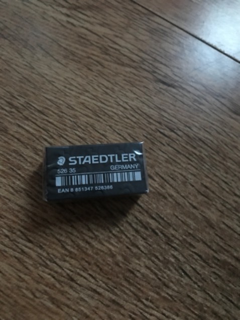 Tẩy bé hơn mình nghĩ ă