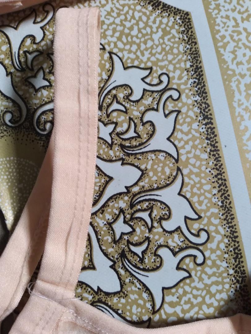 mai quá ẩu, vắt sổ chỉ bị đứt hết