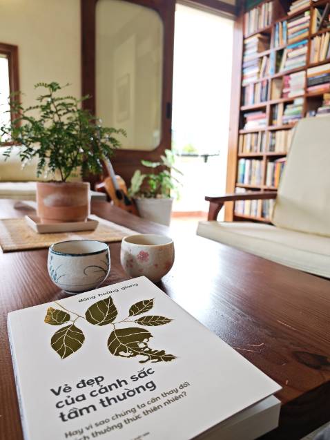 Sách in giấy rất kem rất đẹp, nhiều hình ảnh màu minh họa. Nội dung thì đã có nhiều review. Tiki đóng gói chỉn chu giao hàng nhanh.