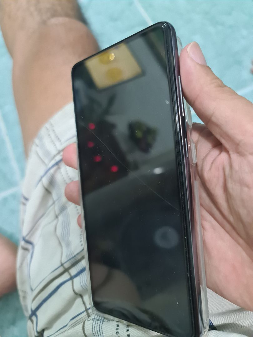 rớt 2 cái nứt miếng dán. 🤣