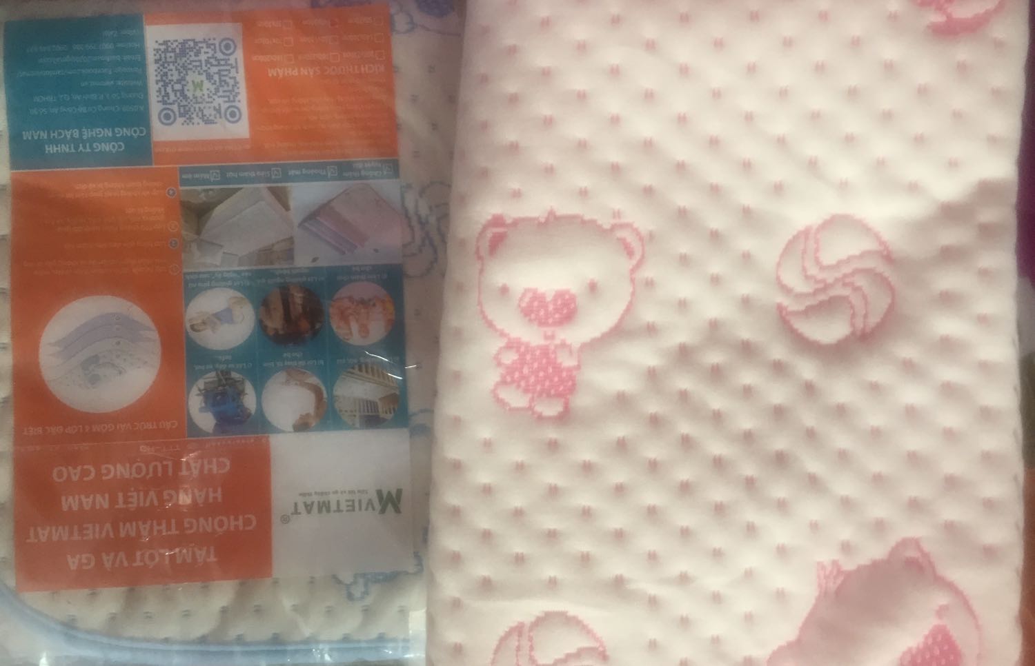 Hàng đúng như hình, chất lượng tốt, mềm mịn, giao hàng nhanh, đóng gói đẹp.