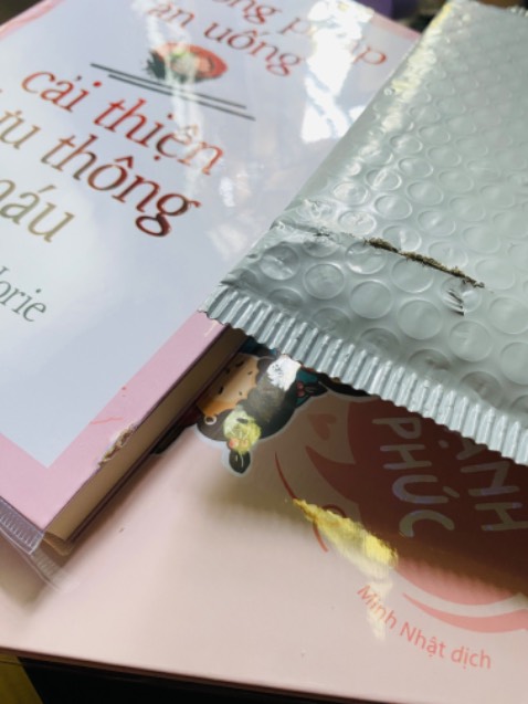 Sách về sức khỏe, bổ ích. 
Tiki đóng gói không dùng hộp giấy nên bị xước cạnh sách!