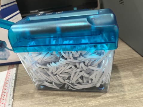 Hộp cắt giấy dùng tốt