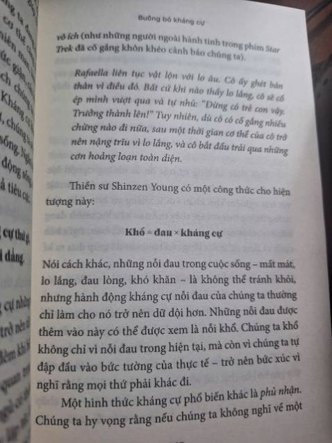 Rất thích mua sách ở tiki. Sách đóng gói đẹp. Mới. Mua vào dịp lễ dc tặng cả 1 lốc sữa thật bất ngờ và cảm thấy ấm áp, vui. Cảm ơn tiki. Sách mình chưa đọc nhưng được giới thiệu nội dung cũng khá hay nên mình mua.