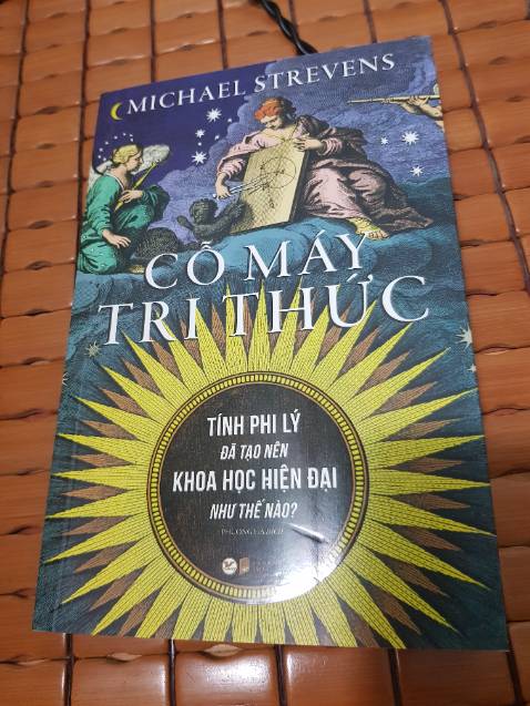 Nội dung hơi khó nuốt, đọc mãi chưa qua được chương 3. 😕