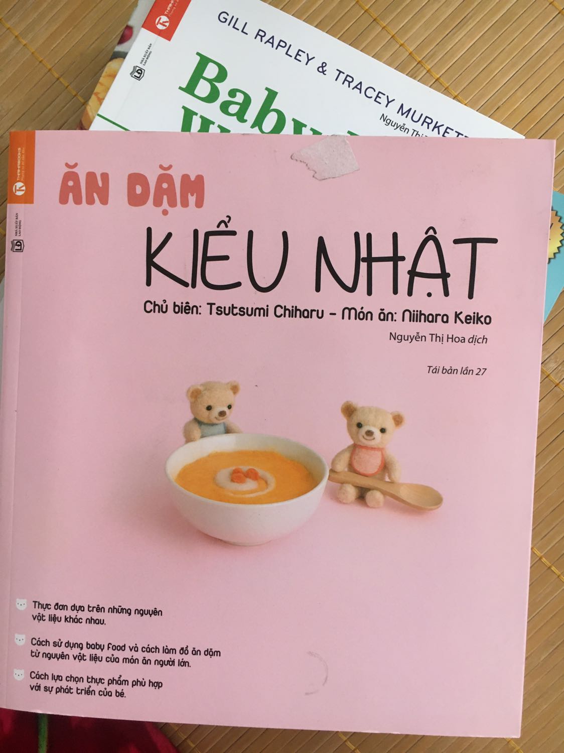 Sách mình nhận đc bị bẩn ở bìa, mép sách quăn, trông như sách cũ vậy. Mình thấy như vậy là k tôn trọng khách hàng. 
Điểm cộng là giao hàng rất nhanh, mình đặt cuốn này tối hôm trc thì trưa hôm sau nhận đc luôn. Sách mình nhận đc bị bẩn ở bìa, mép sách quăn, trông như sách cũ vậy. Mình thấy như vậy là k tôn trọng khách hàng. 
Điểm cộng là giao hàng rất nhanh, mình đặt cuốn này tối hôm trc thì trưa hôm sau nhận đc luôn.