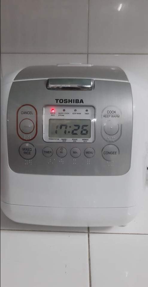 mình đã dag dùng 3 cái rồi, nên mua thêm1 cái gởi về quê. ko ngờ trúng hàng giả. trong khi mình sợ nên mua của tiki bán, dù giá cao hơn. hdsd thì sai chính tả, ko phải cho nồi cơm mình mua. nồi cơm mình đag dùng nấu 50_60 phút mới chín cơm còn đây 15_20phút đã qua nút chín. cơm trên khô, dưới ướt. hazi. đã phản ánh, nhưng chưa nhận dc phản hồi. mình đã dag dùng 3 cái rồi, nên mua thêm1 cái gởi về quê. ko ngờ trúng hàng giả. trong khi mình sợ nên mua của tiki bán, dù giá cao hơn. hdsd thì sai chính tả, ko phải cho nồi cơm mình mua. nồi cơm mình đag dùng nấu 50_60 phút mới chín cơm còn đây 15_20phút đã qua nút chín. cơm trên khô, dưới ướt. hazi. đã phản ánh, nhưng chưa nhận dc phản hồi.