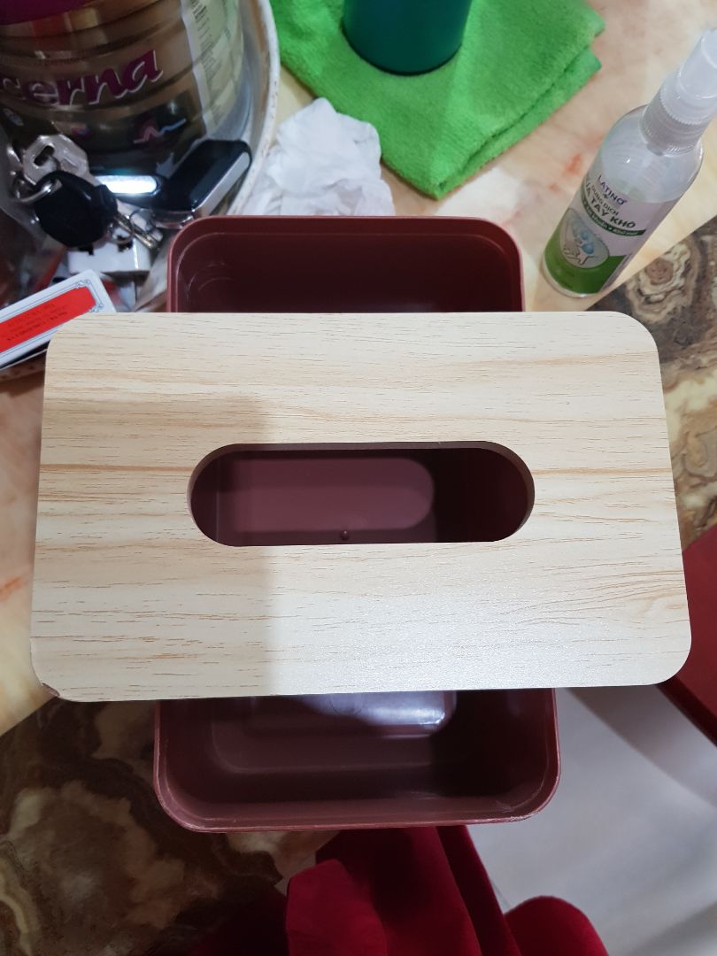 hộp kiểu đẹp nhưng nhựa không tốt (bị xước 2 chỗ hông biết là lỗi vận chuyển hay nhà bán hàng) nhưng giá thì tốt.