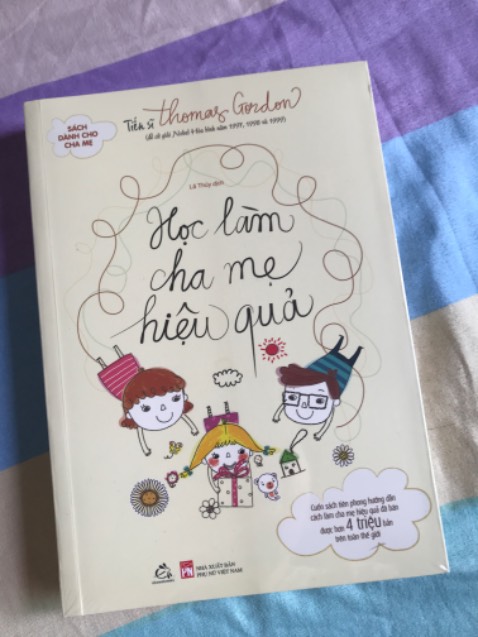 Sách đẹp. Nhưng không có quà tặng kèm như thông tin sản phẩm