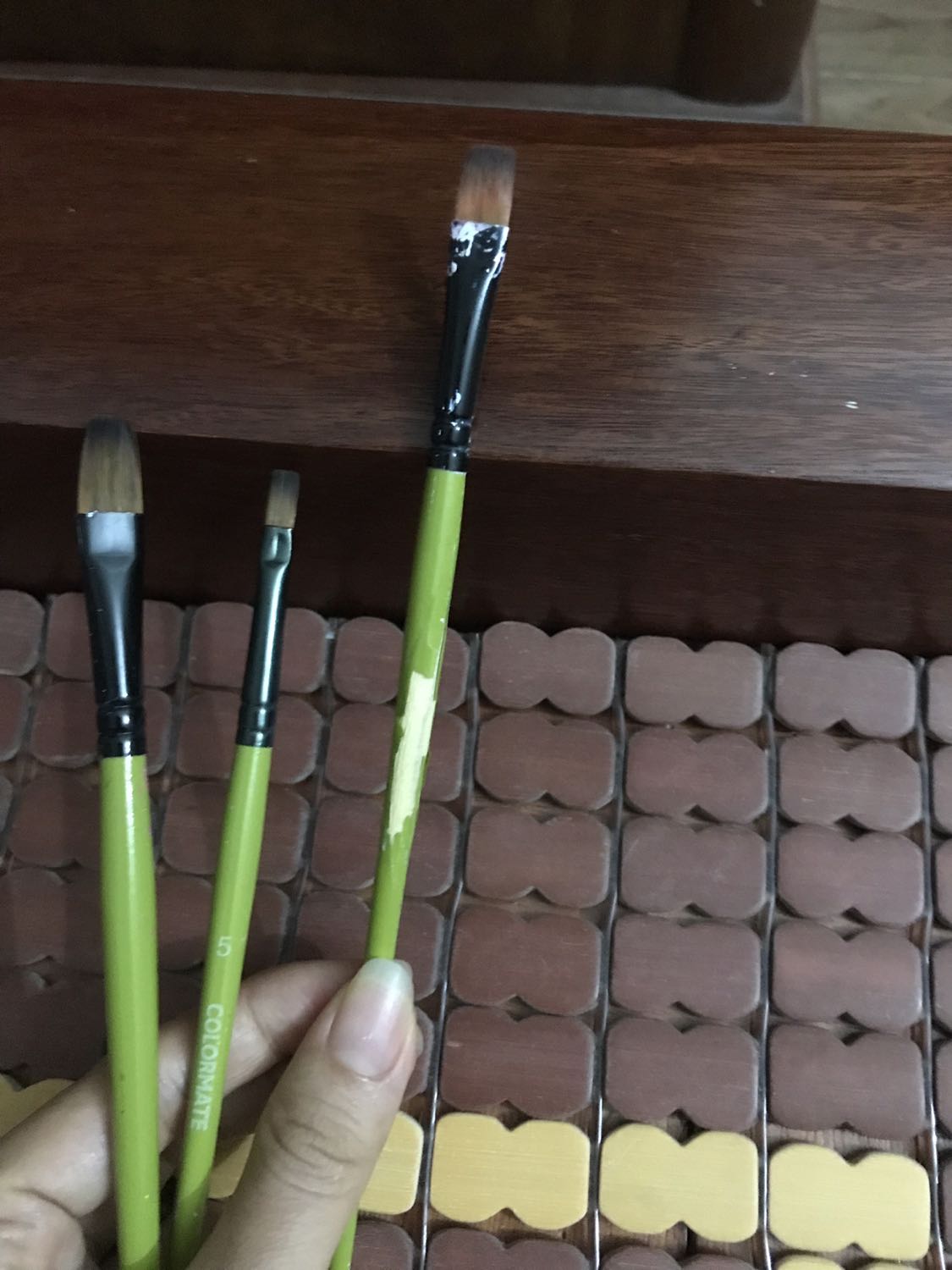 M mua được một thời gian giờ mới đưa ra dùng. Mới dùng lần đầu một cọ đã bong cả cán cầm , bong cả mạ đen đầu cán. Chất lượng vậy là quá kém
Bộ cọ 4 chiếc nhỏ hơn tưởng tượng rất nhiều khi xem ảnh chụp mẫu M mua được một thời gian giờ mới đưa ra dùng. Mới dùng lần đầu một cọ đã bong cả cán cầm , bong cả mạ đen đầu cán. Chất lượng vậy là quá kém
Bộ cọ 4 chiếc nhỏ hơn tưởng tượng rất nhiều khi xem ảnh chụp mẫu