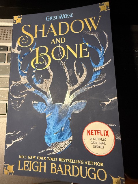 Sách về tay đẹp, không tì vết.