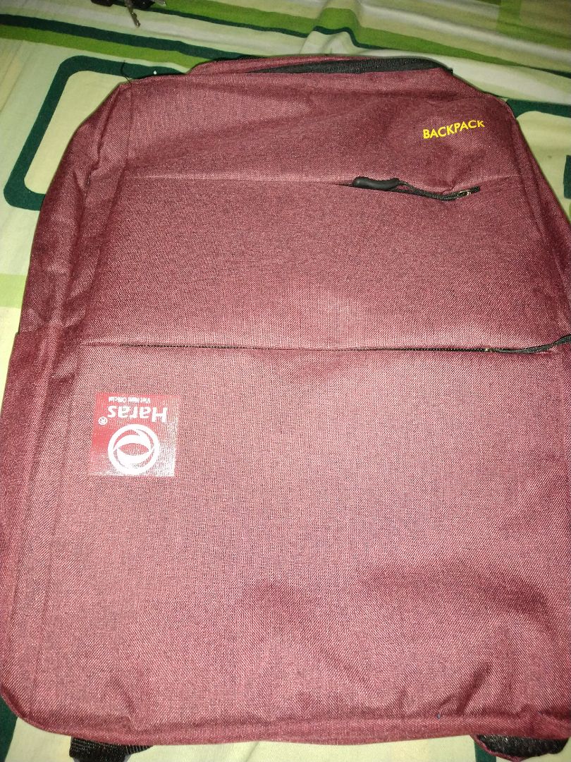 tới cái logo như này mà cũng giao cho khách được làm ăn có tí trách nhiệm chứ ít ra trước khi giao cũng phải ngó qua cái chứ