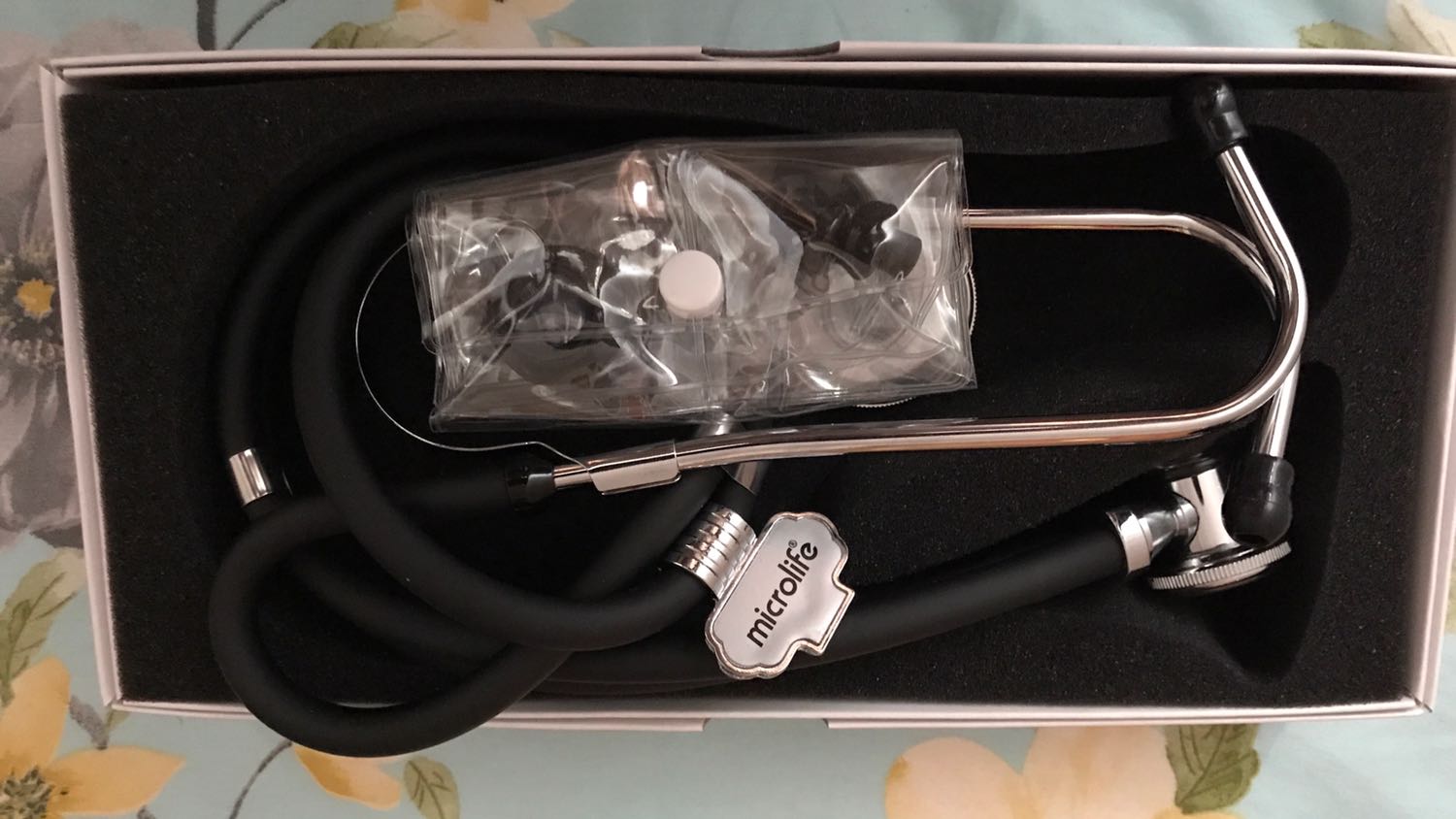 Hàng giao nhanh, sản phẩm đúng mô tả, có đầy đủ phụ kiện đi kèm. Hàng giao nhanh, sản phẩm đúng mô tả, có đầy đủ phụ kiện đi kèm.