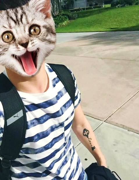 Xịn hịn mịn luôn ạ ko chê gì cả được luôn :::::) mỗi tội ko có bọc chống sốc nên hơi rách bìa xíu 1mm
sản phẩm y hệt hình rồi nên lười chụp ae thông cảm ::)