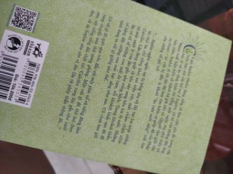 Gần 400 trang, hơi móp ở góc sách, ok