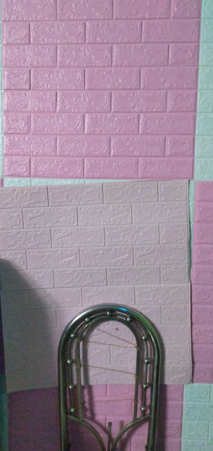 Ngày 29/5/2019 Tôi có đặt đơn hàng số #978026518 gồ Bộ 10 Miếng Xốp Dán Tường 3D Chịu lực, chống nước, chống ẩm mốc 70x77cm DT26 MÀU TRẮNG VÀ HỒNG, đơn hàng này giao ok.
Tôi thấy hàng tốt nên tiếp tục đặt mua vào ngày 15/6/2019 với đơn hàng số #790694682 cũng là Bộ 10 Miếng Xốp Dán Tường 3D Chịu lực, chống nước, chống ẩm mốc 70x77cm DT26 GỒM 1 BỘ MÀU TRẮNG VÀ 2 BỘ MÀU HỒNG VÀ 2 BỘ MÀU XANH LÁ CÂY, nhưng bộ màu hồng lần này màu lạc nhạt  (lợt ) hơn lần trước, dán tiếp vào tường thì không hợp màu.
yêu cầu shop đổi lại 2 bộ màu hồng.