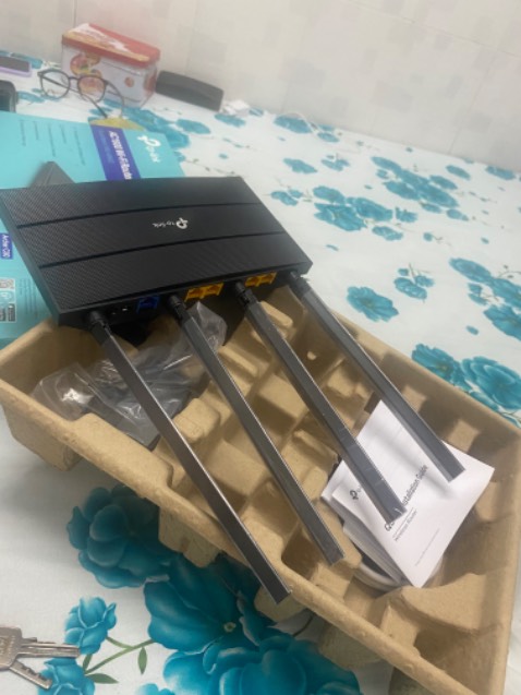 Giao hàng express trong ngày, đóng hói cẩn thận, hàng tốt, gắn vào dùng wifi mạnh quá trời. Rất hài lòng!