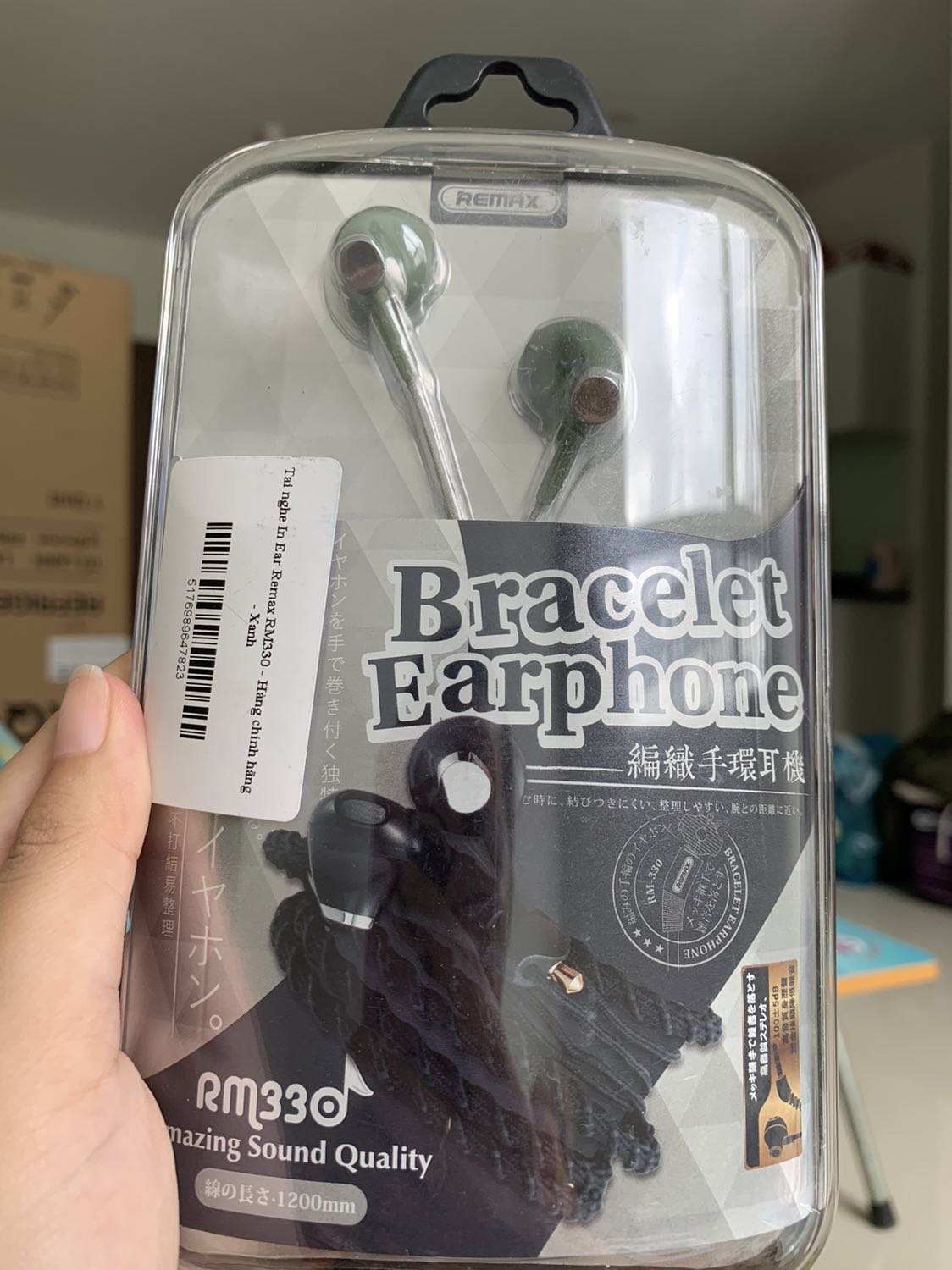 Tai nghe âm ổn định lắm luôn. Màu xanh rêu đẹp nhe mọi người. Sẽ tiếp tục ủng hộ. Cảm ơn shop ạ. Tiki giao hàng siêu nhanh.