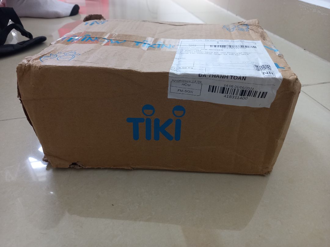 thùng sách náy hết trơn, tiki chú ý hơn nha, tks tiki vì đã tiếp thu ý kiến người tiêu dùng và đã có bọc sách lại