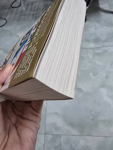 Giao nhanh nhưng đóng gói không tốt làm sách bị móp méo ở góc