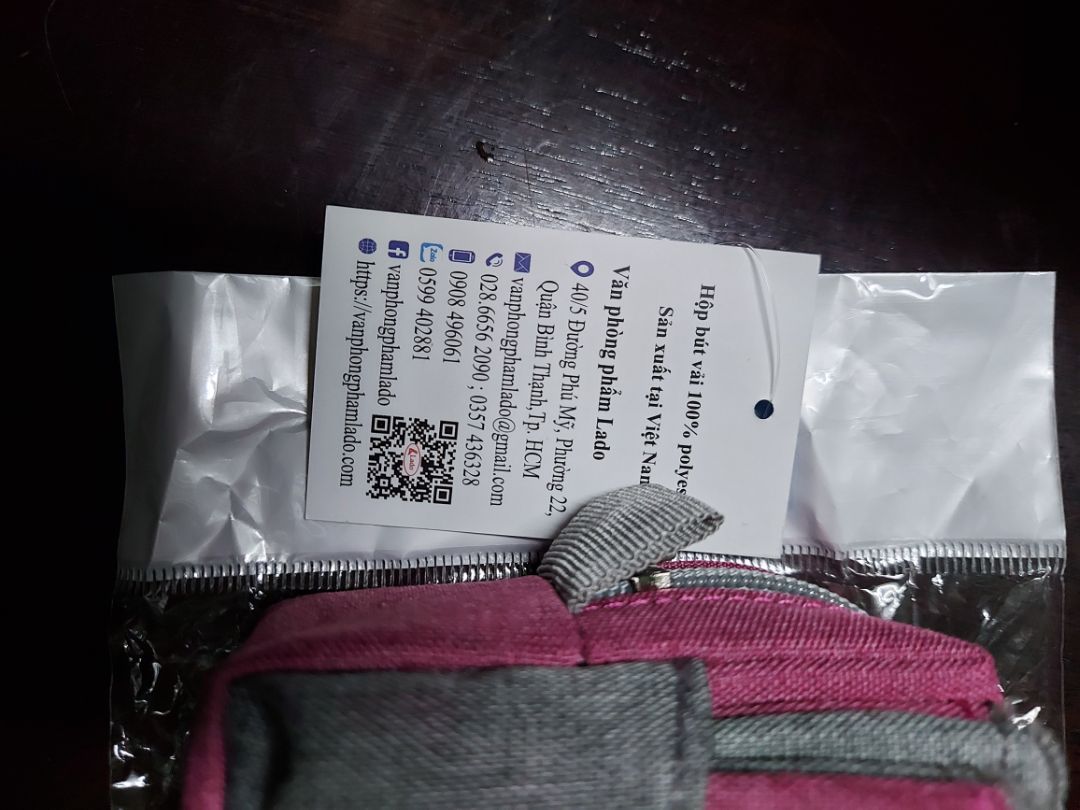 Hàng đẹp hơn cả mong đợi. Đường chỉ, vải, kéo và cắt may đều tốt. Hàng Việt Nam chất lượng cao?