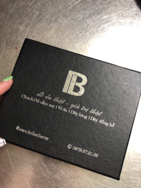 Da rất đẹp, đường may chắc chắn, hàng như mô tả, đóng gói đẹp, kèm lời chúc, thẻ bảo hành và voucher 10%.