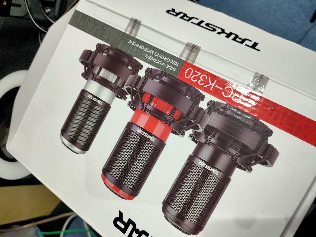 hàng chính hãng quả ko sai tiền nào của ấy rất đáng để mua .shop này bán hàng rấ chiều khách.sẽ ủng hộ shop lâu dài