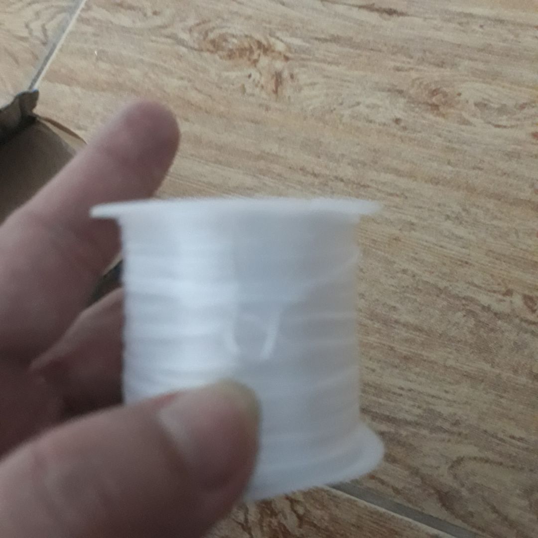 nhìn vậy tưởng cũng ko đến nổi, ai ngờ chỉ có trán vừa cái vòng tròn thôi. cuộn màu trắng nhìn thấy lỏi bên trong luôn. thà cứ tăng giá mà chất lượng còn hơn!