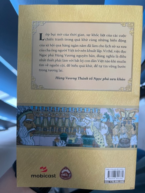 Đã nhận hàng đúng dự kiến.
Sách đúng mô tả.
Phần gáy sách đóng không được đẹp, nhưng tạm chấp nhận trong tầm giá.