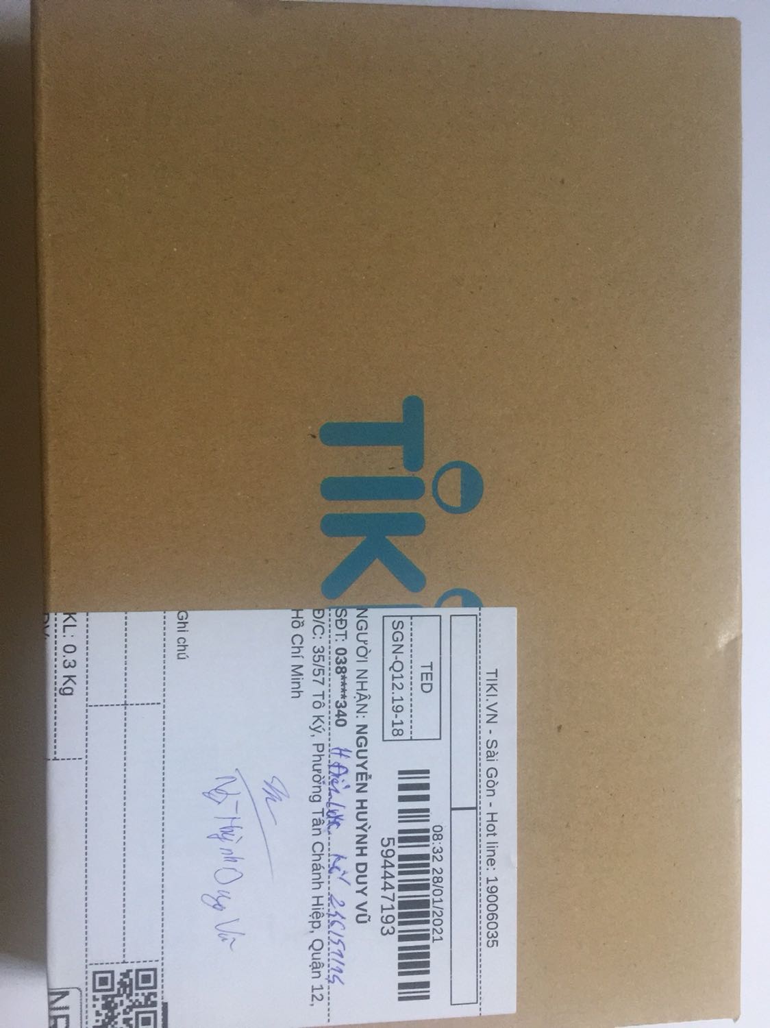 Hàng chính hãng, có tem bảo hành. 
Chất lượng quá tốt so với tầm giá. 
Tính năng tương tự như các casio fx-570, vinacal fx-570.
Thiết kế đẹp, bền (có thêm tấm pin năng lượng mặt trời) nhưng các nút bấm không có cảm giác bấm như các dòng máy khác