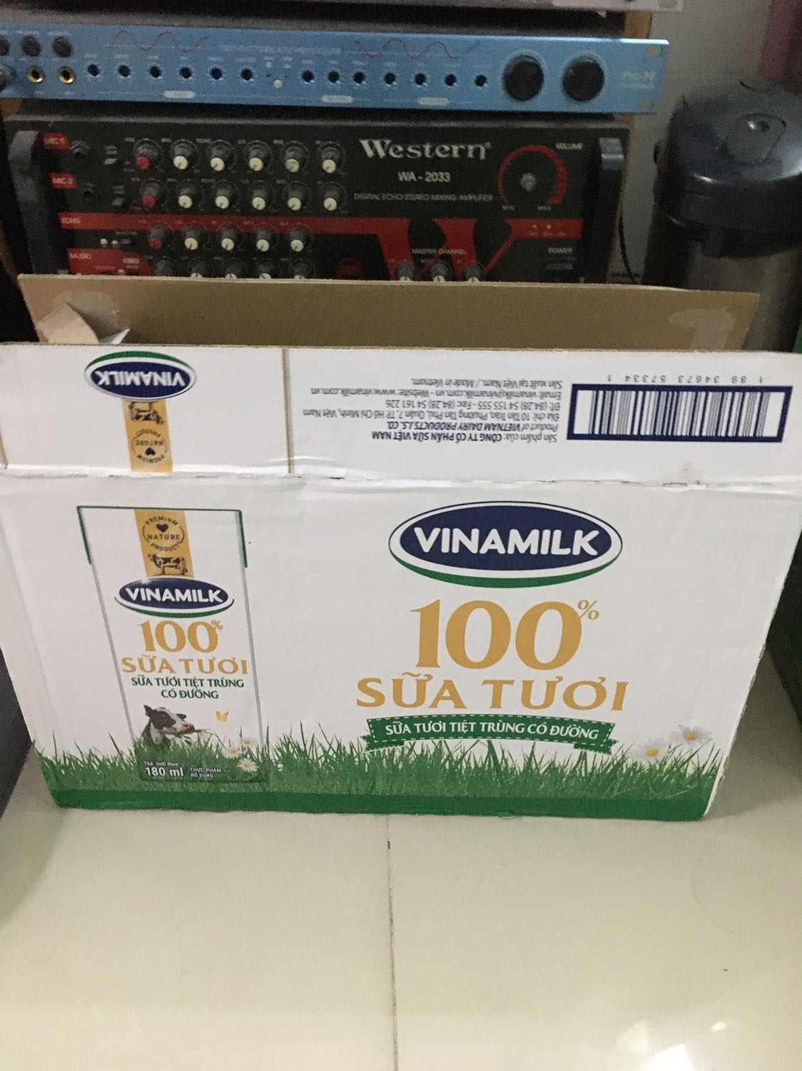 Giao hàng hơi chậm. Thấy hàng về tới bưu cục giao (gần nhà luôn) và đang giao hàng từ sáng sớm mà đến hơn 22h báo giao hàng không thành công vì giao hàng không kịp. Và mãi 2 ngày sau mới giao lại hàng.