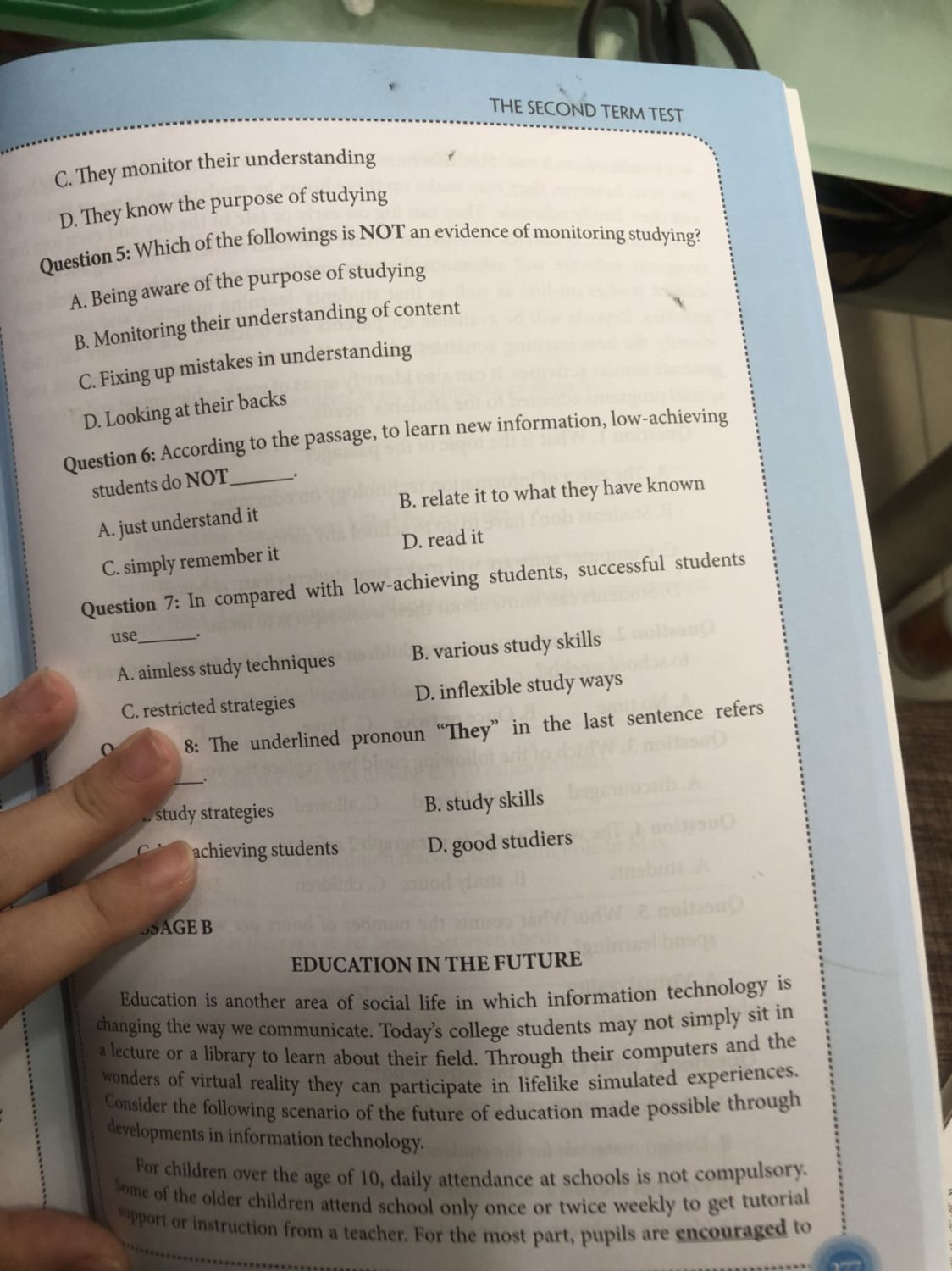 Giao hàng nhanh. Giá tốt. Sách hơi bẩn tí. Nội dung dễ hiểu. Màu sắc bắt mắt, dễ đọc.