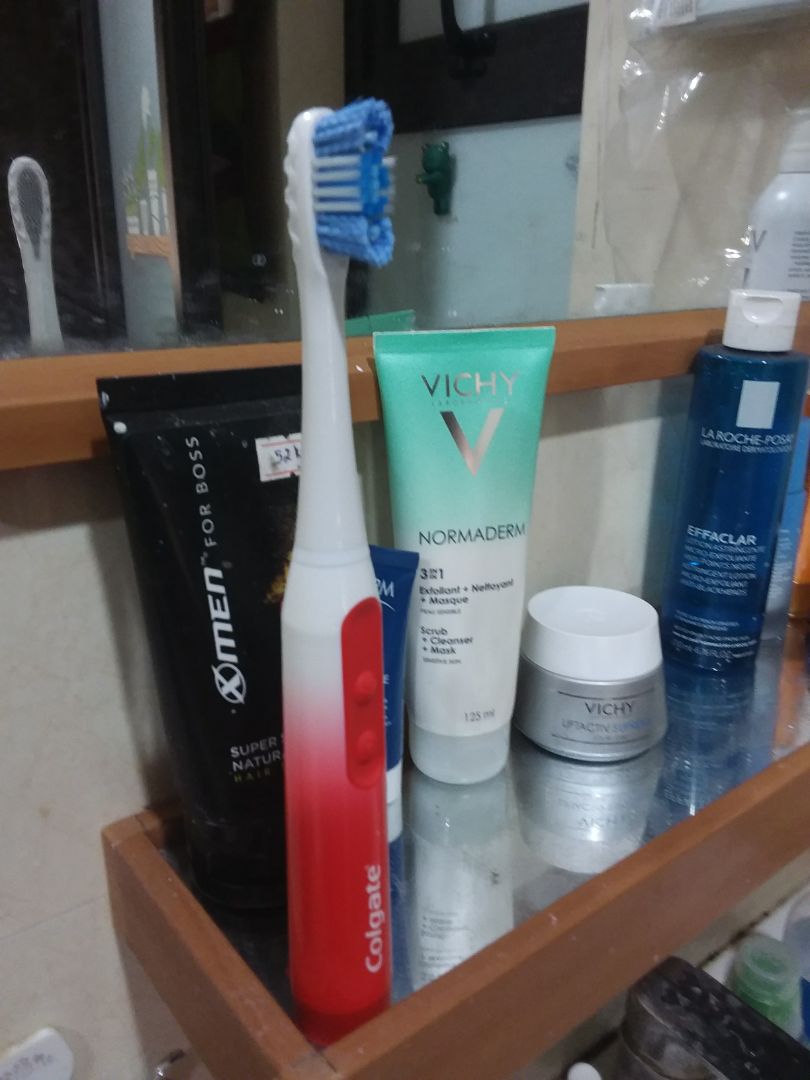 Sản phẩm ok, bàn chải đánh hơi mạnh nên có cảm giác ê răng sau khi đánh xong. Ngoại hình đẹp, dễ sử dụng.