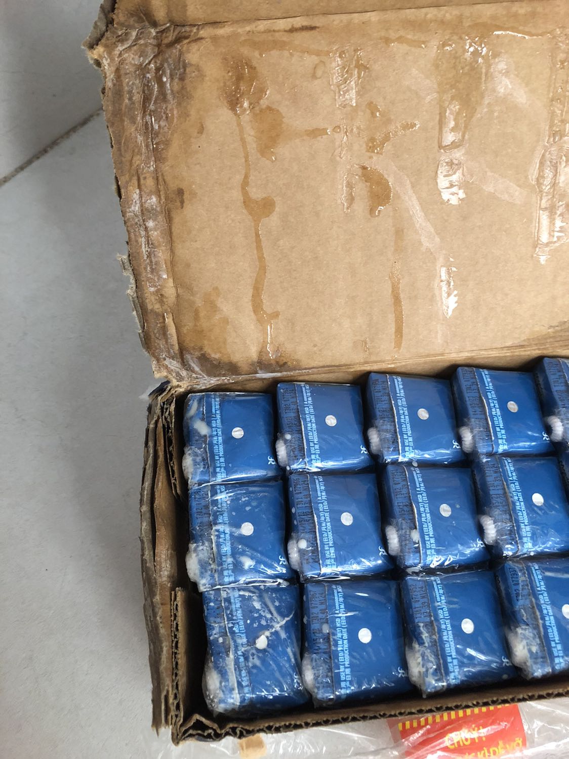 Vận chuyển bể tè le, đóg gói sơ sài, bể hộp đổ sữa ra ngoài hôi quá. Bình thường mua ***, nay thử qua 1 lần mà vận chuyển tệ quá