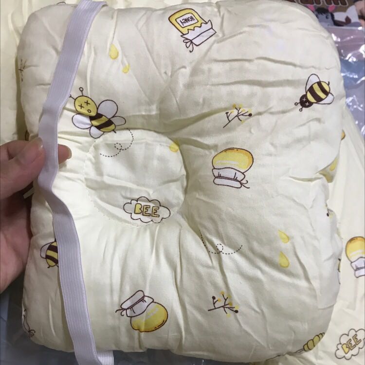 Màu đẹp, đệm chất vải mát mịn, mềm êm lắm shop ah. M rất thích sp này.